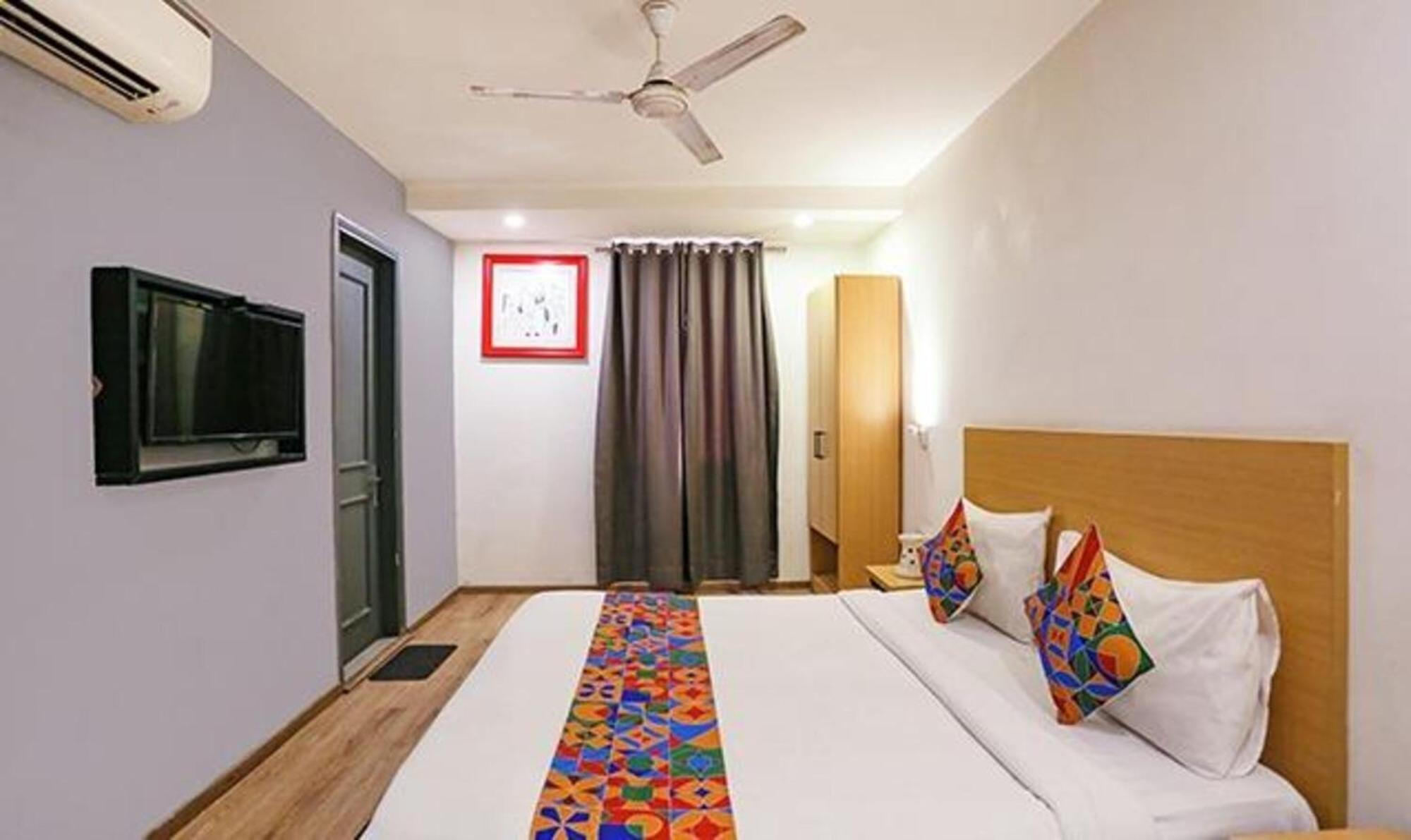 Fabhotel Urban Residency Model Town New Delhi Exterior foto