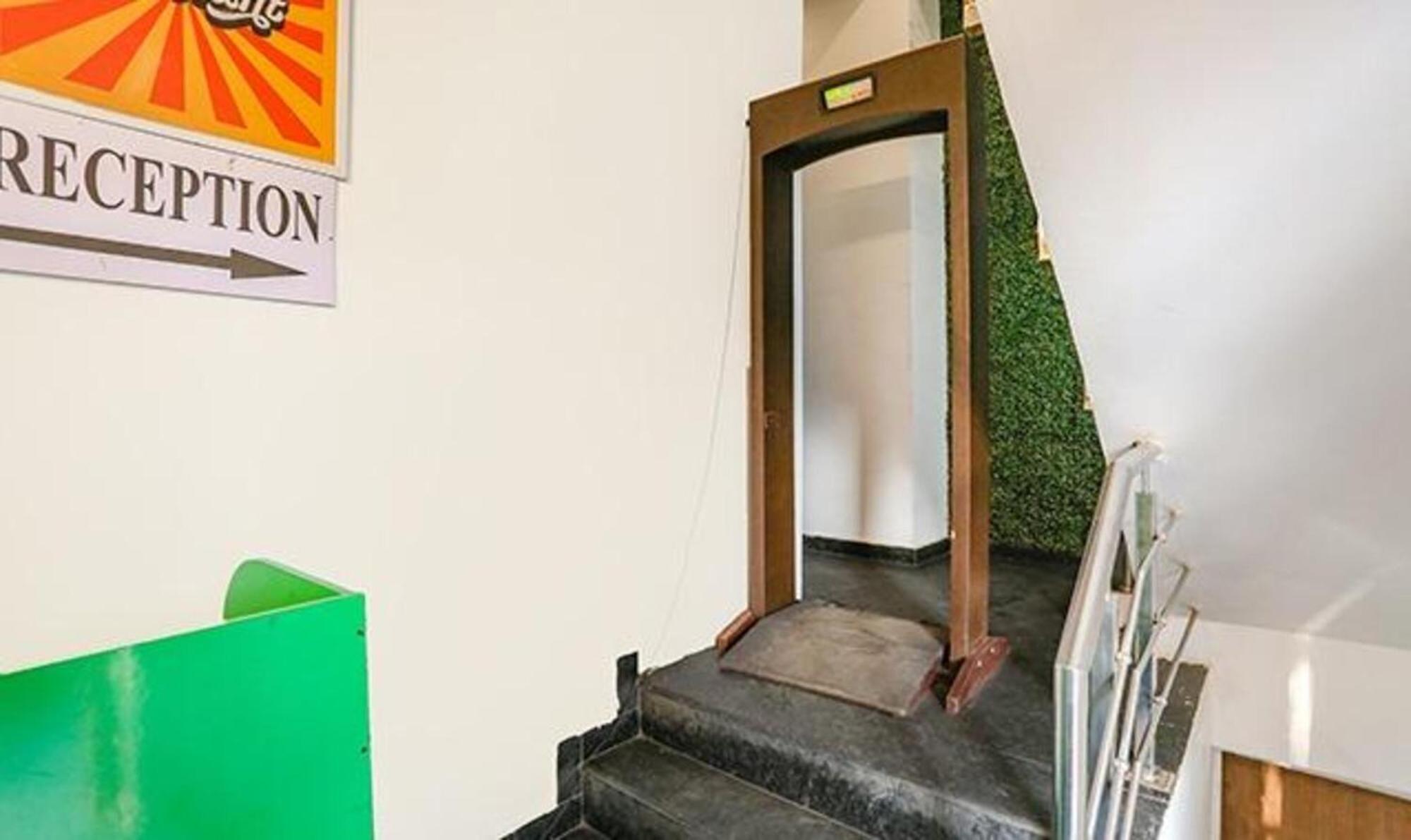 Fabhotel Urban Residency Model Town New Delhi Exterior foto