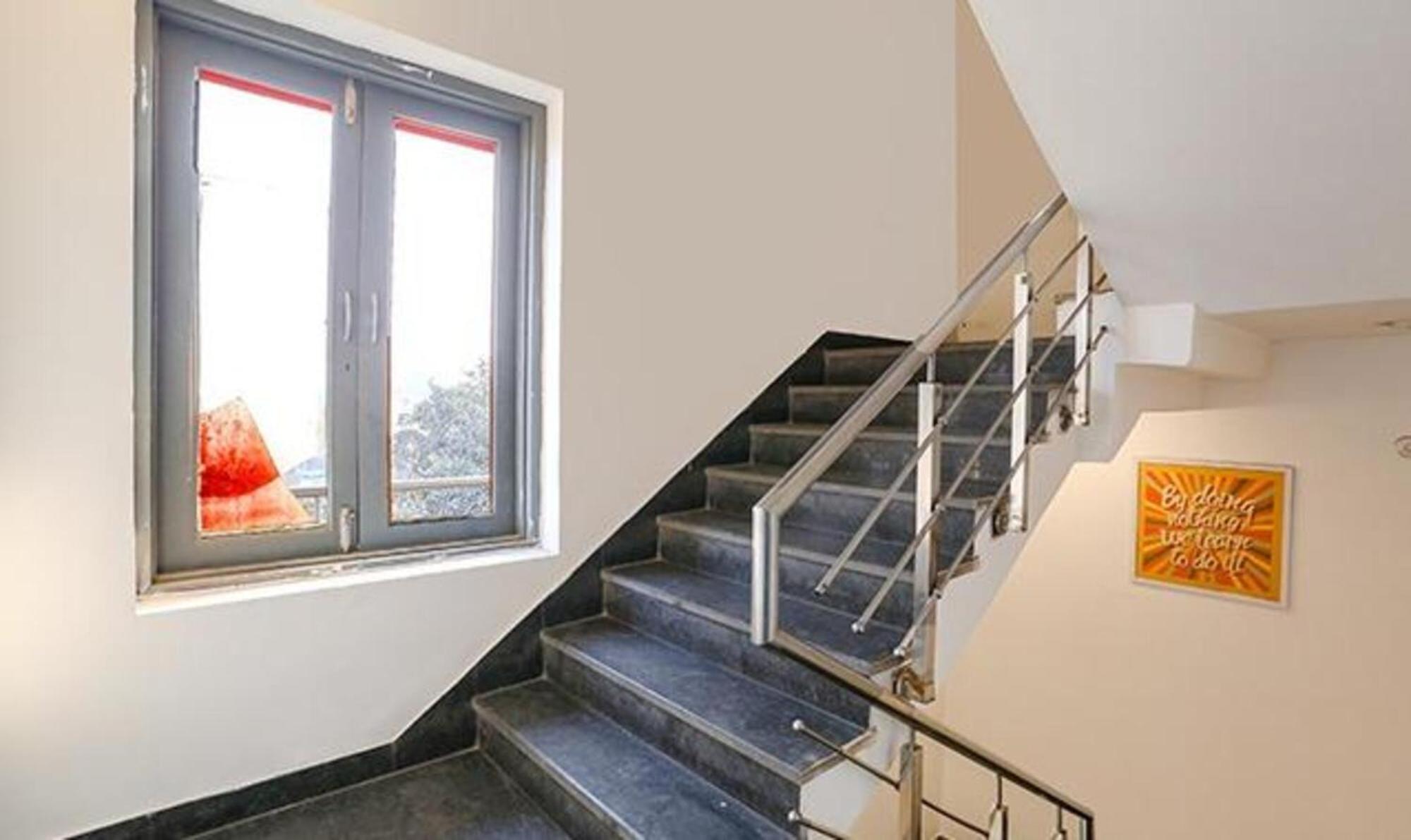 Fabhotel Urban Residency Model Town New Delhi Exterior foto