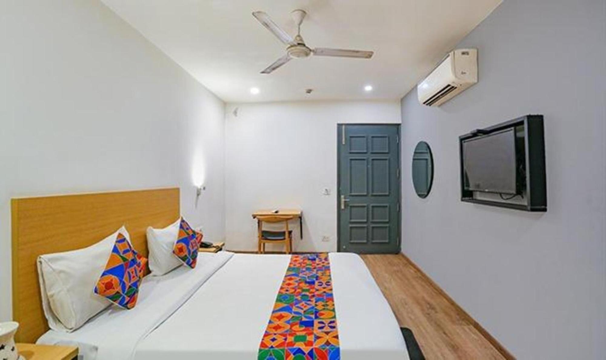 Fabhotel Urban Residency Model Town New Delhi Exterior foto